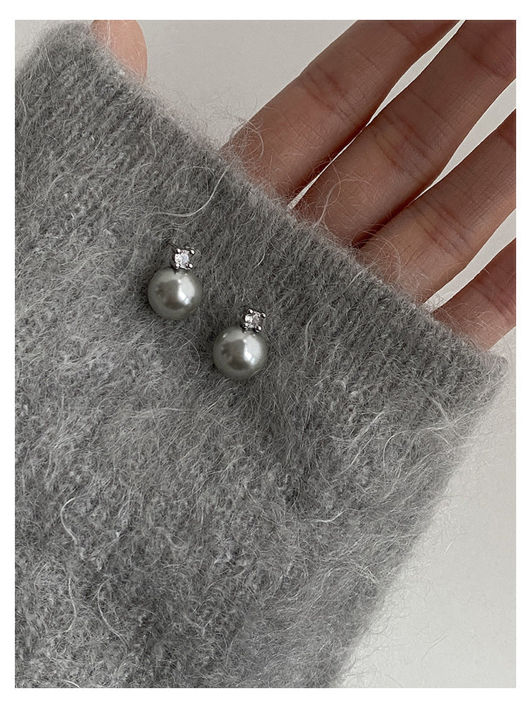 Beautiful Pearl Earring with Unique Style