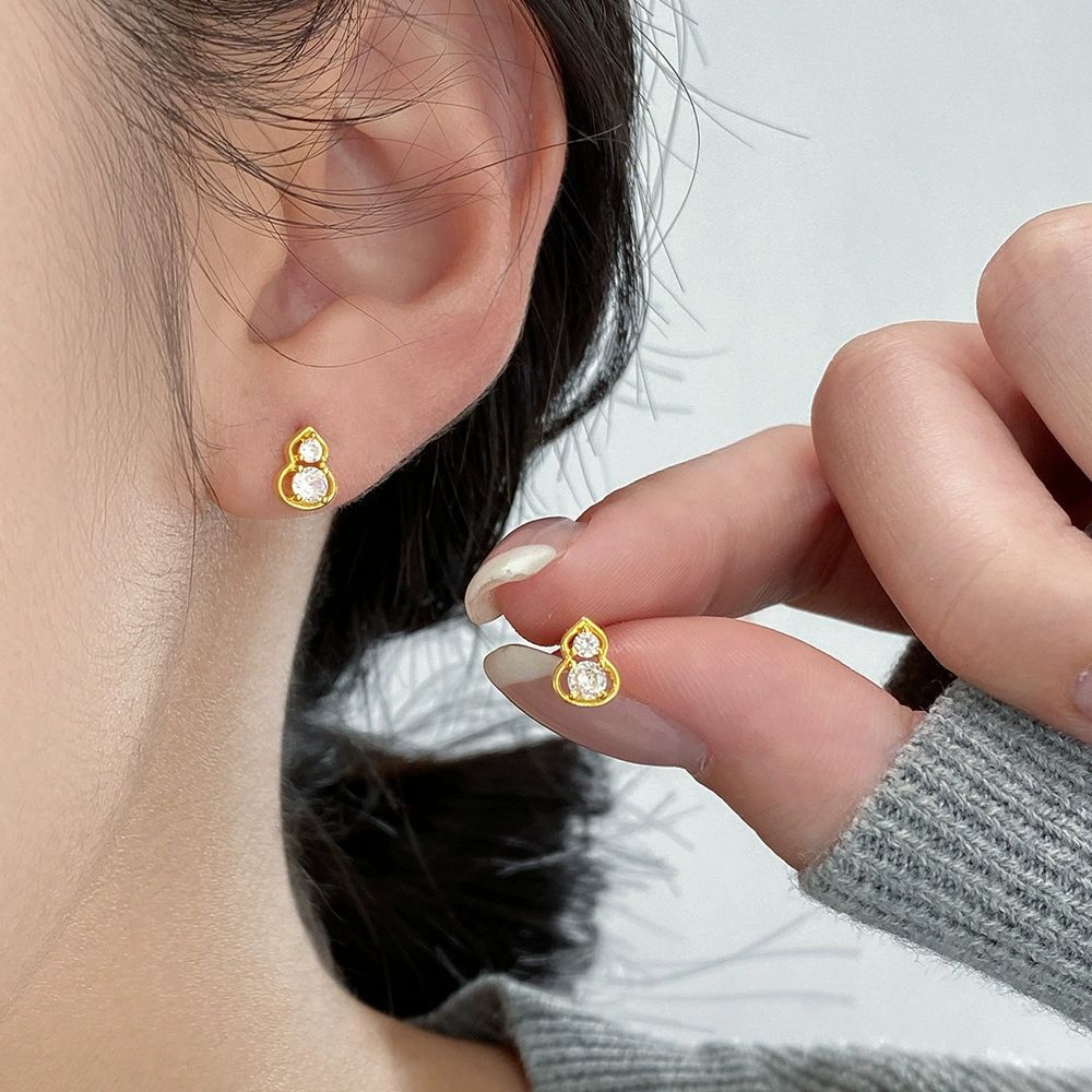 Charming Earring for Any Occasion