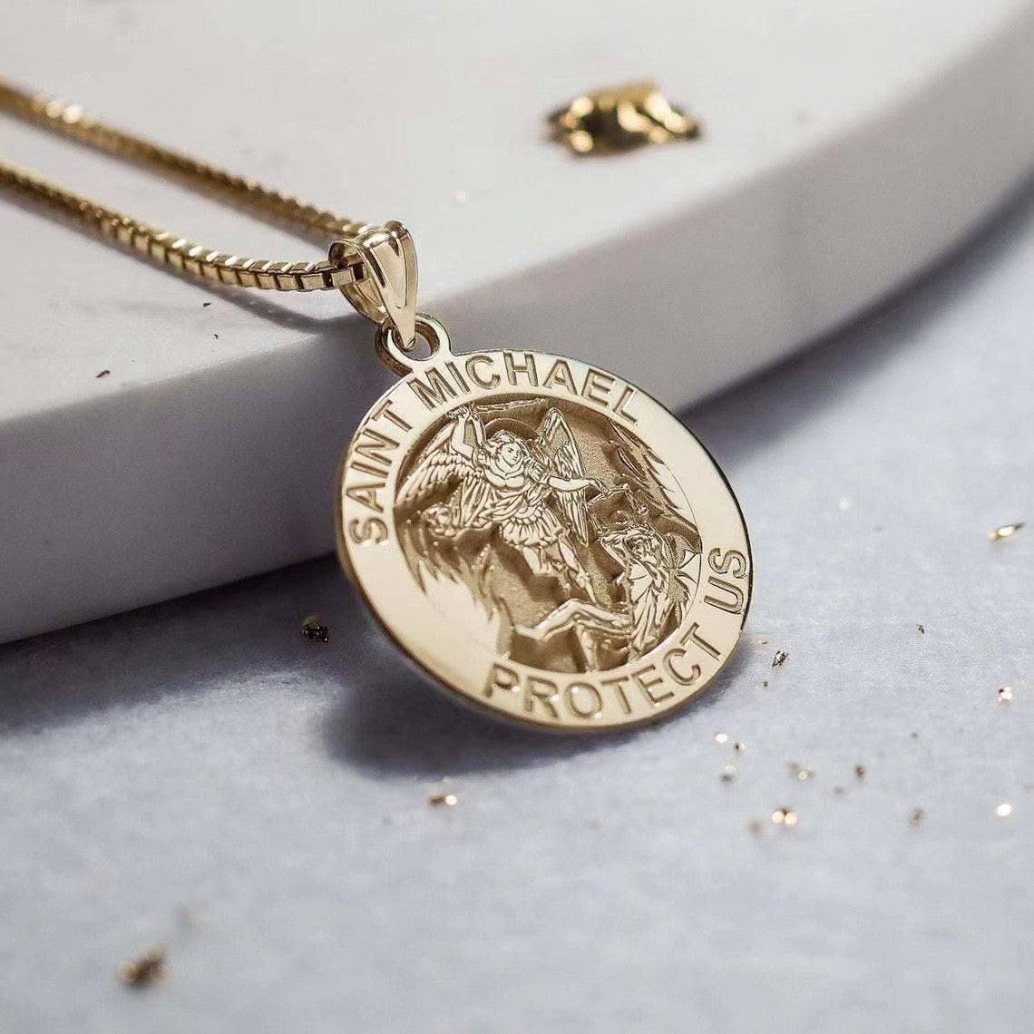 Stunning Necklace for Daily Wear