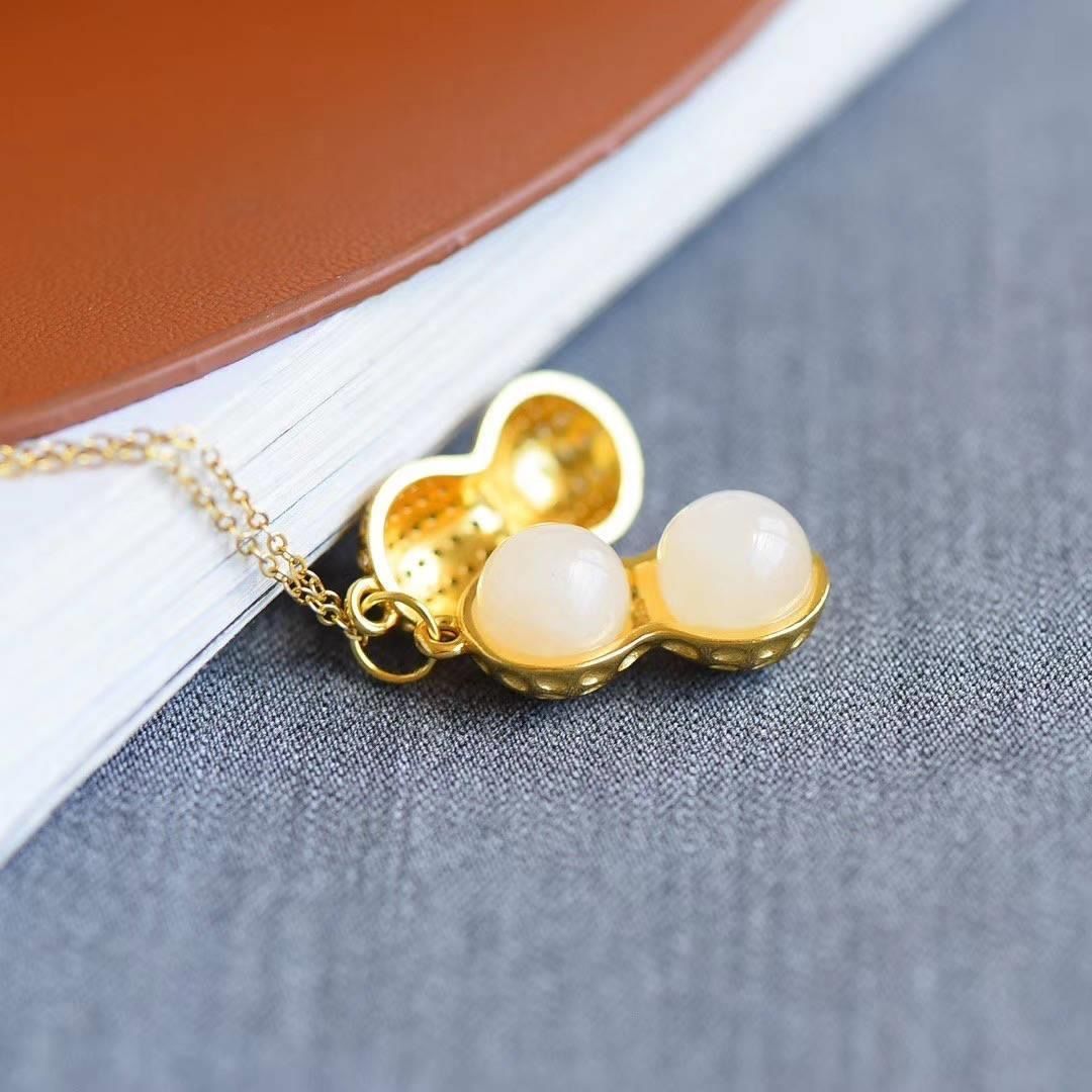 Classic Gold Necklace with Timeless Appeal
