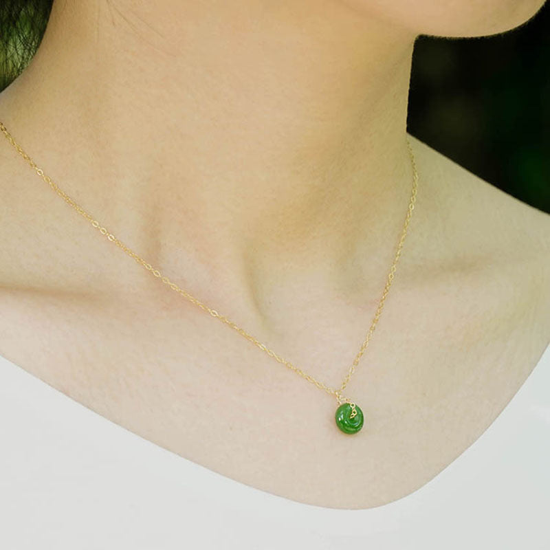 Classic Gold Necklace with Timeless Appeal