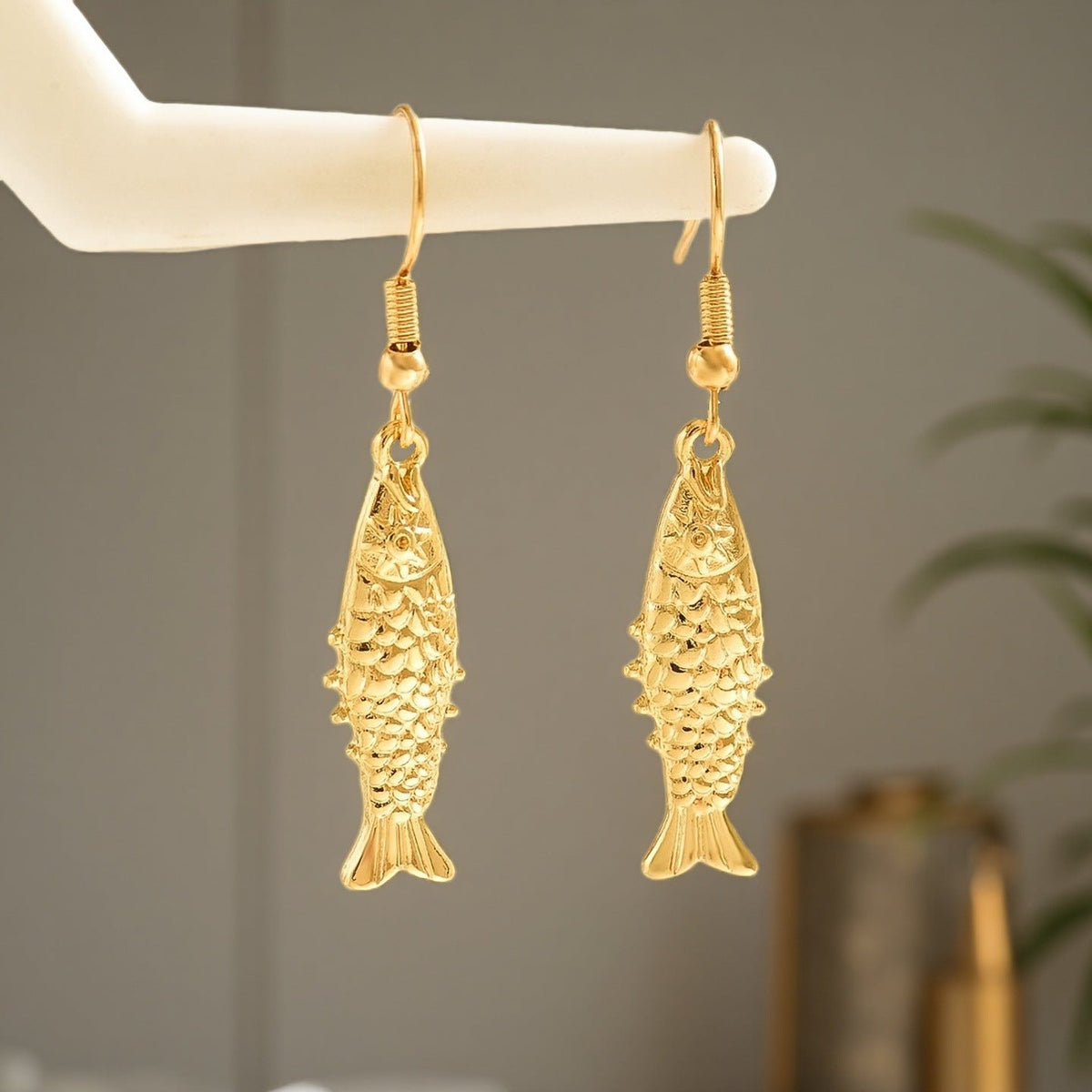 Elegant Gold Earring for Every Occasion