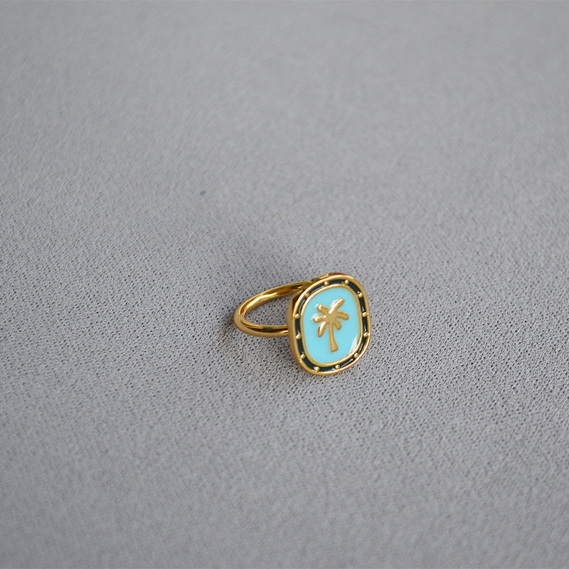 Classic Gold Ring with Timeless Appeal