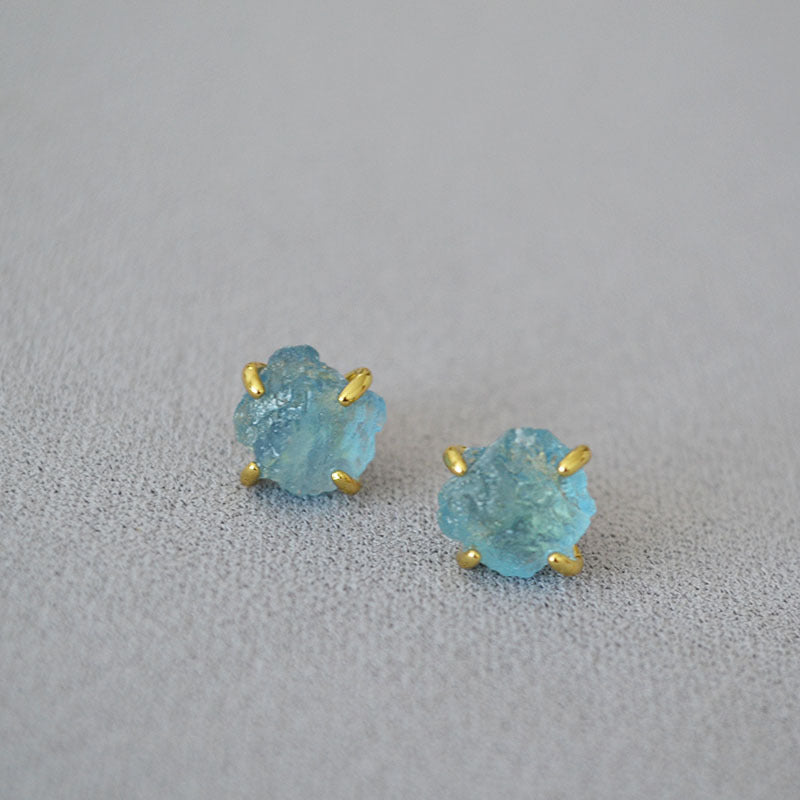 Romantic Gold Earring for Special Moments