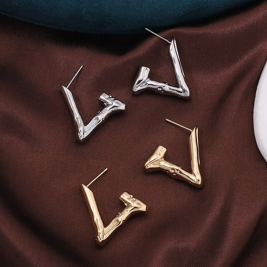 Romantic Gold Earring for Special Moments