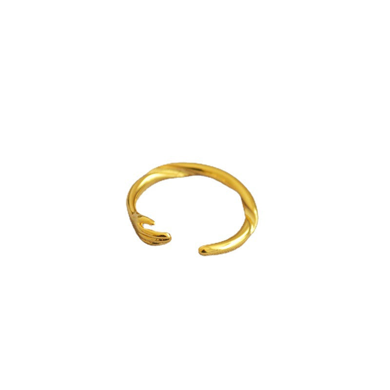 Classic Gold Ring with Timeless Appeal