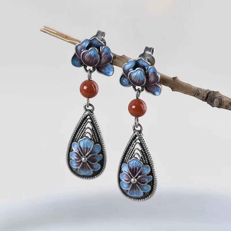 Charming Piece for Any Occasion