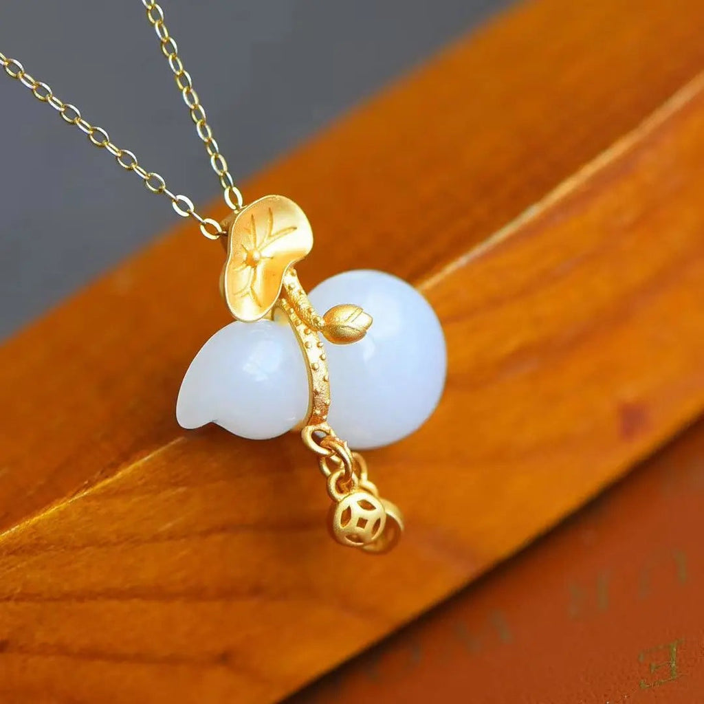 Charming Gold Necklace for Any Occasion