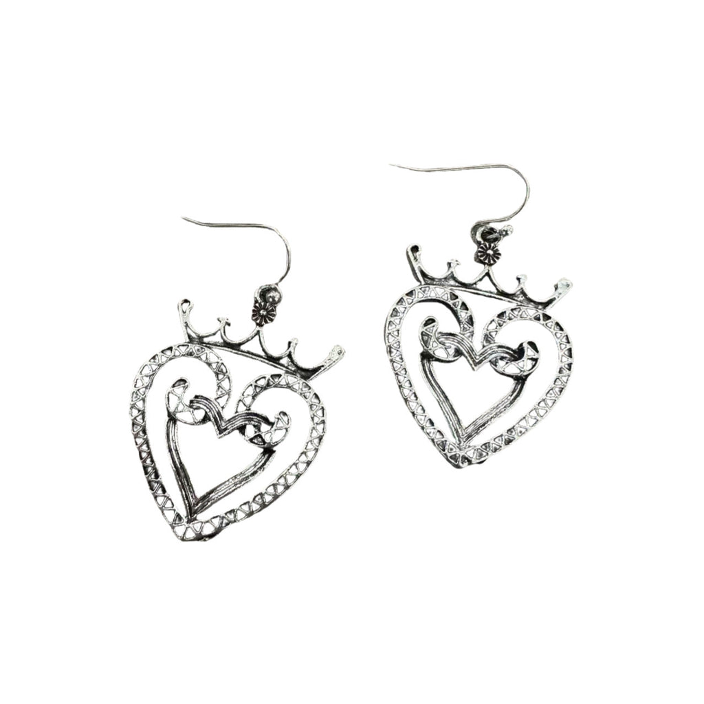 Charming Earring for Any Occasion