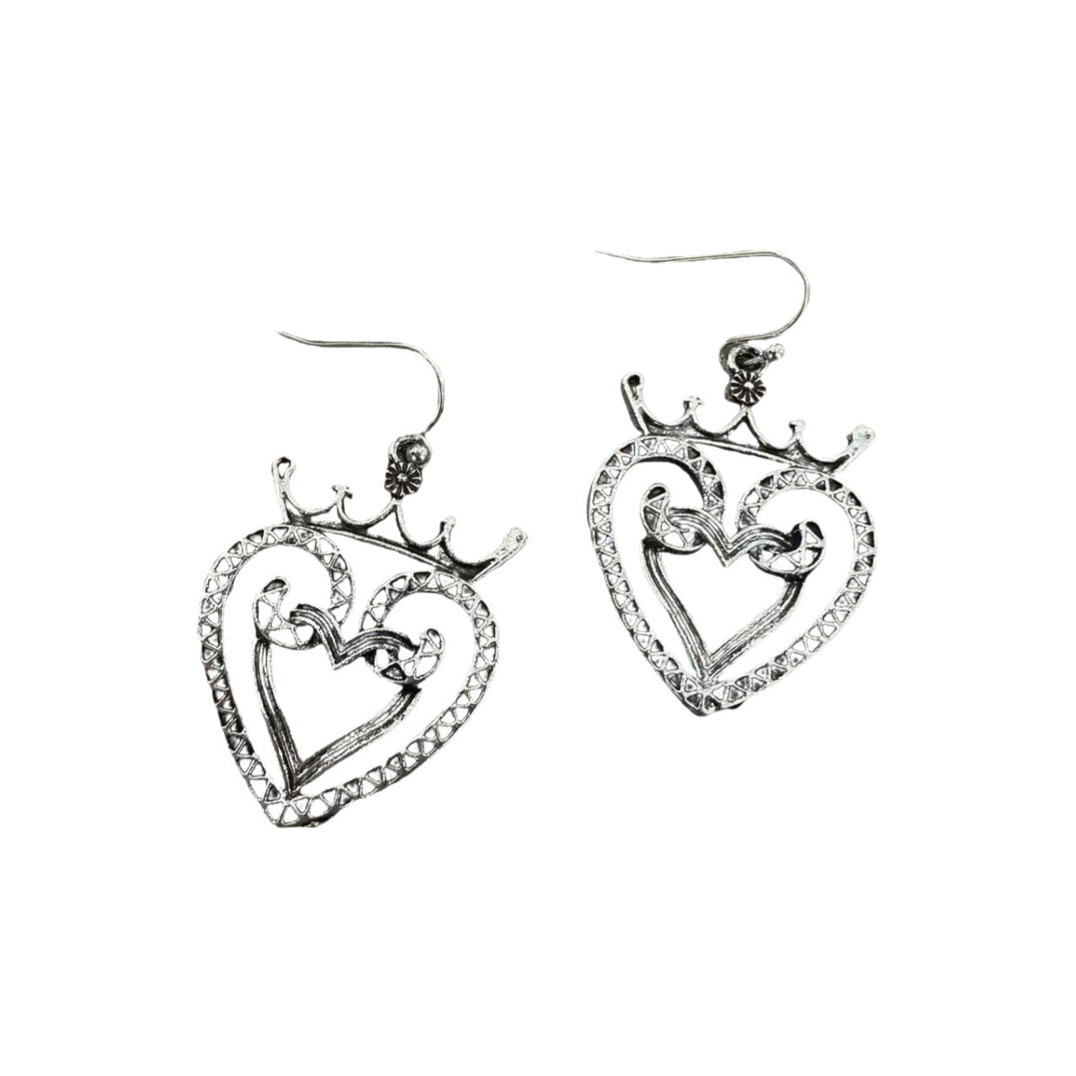 Charming Earring for Any Occasion
