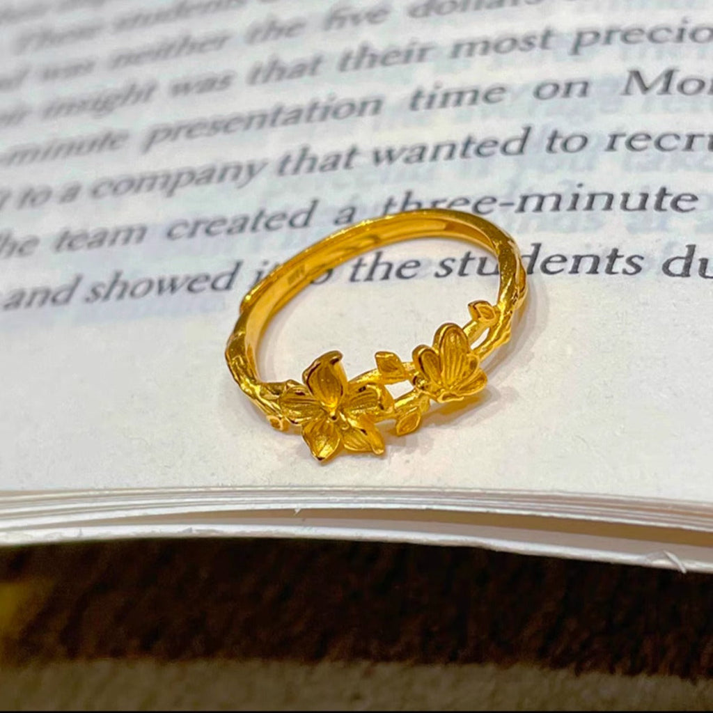 Classic Gold Ring with Timeless Appeal