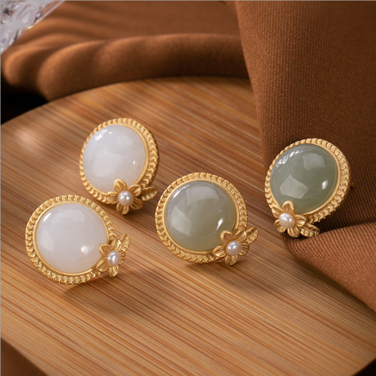 Romantic Gold Earring for Special Moments