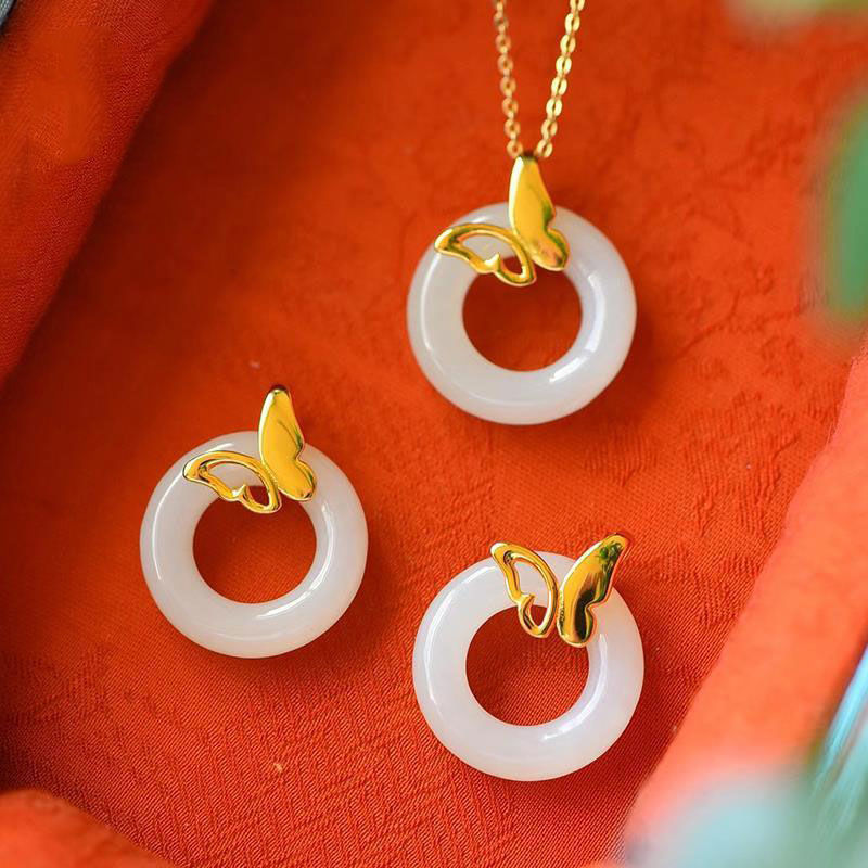 Stunning Gold Necklace for Daily Wear