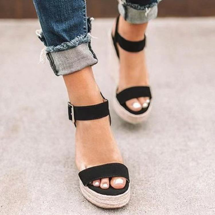 Chic Orthopedic Sandals with Unique Design