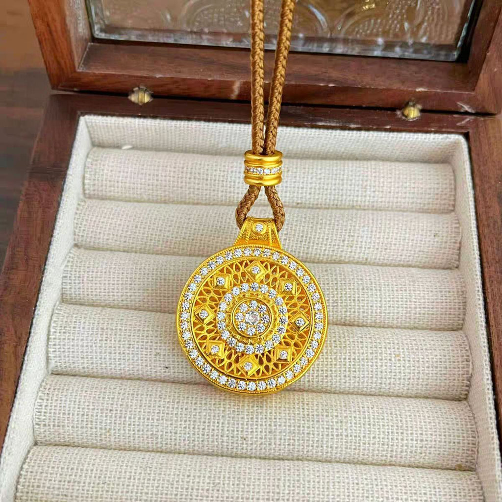 Charming Piece for Any Occasion