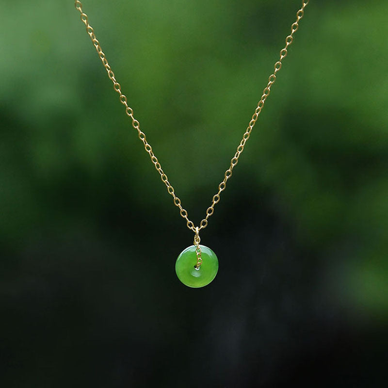 Classic Gold Necklace with Timeless Appeal