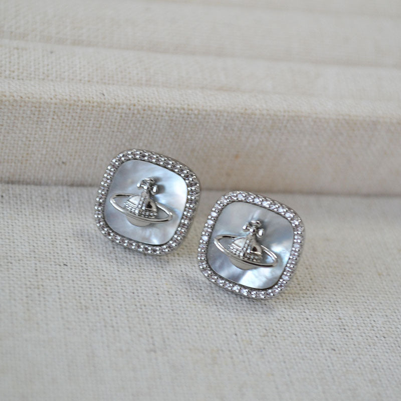 Elegant Silver Earring for Every Occasion