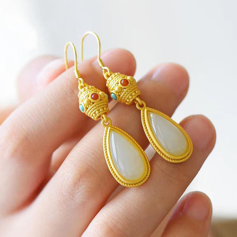 Elegant Gold Earring for Every Occasion