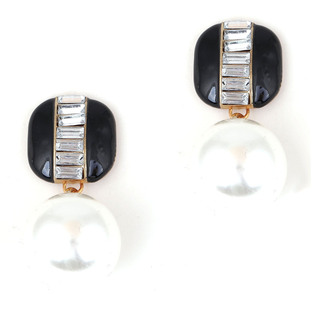 Stunning Pearl Earring for Daily Wear