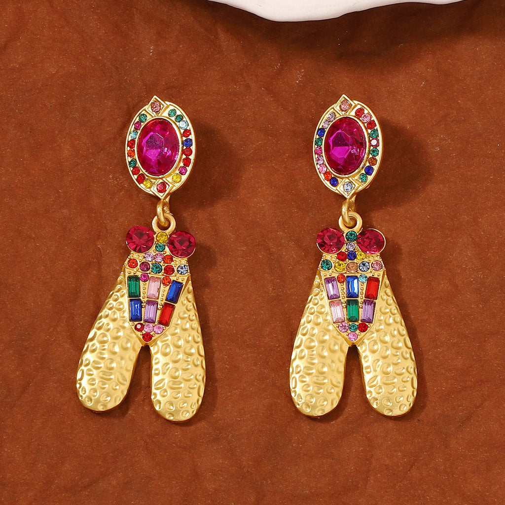 Beautiful Gold Earring with Unique Style