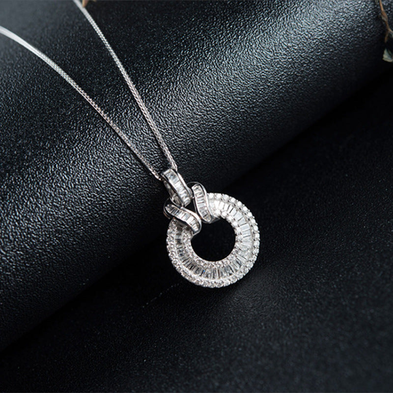 Classic Pendant with Timeless Appeal