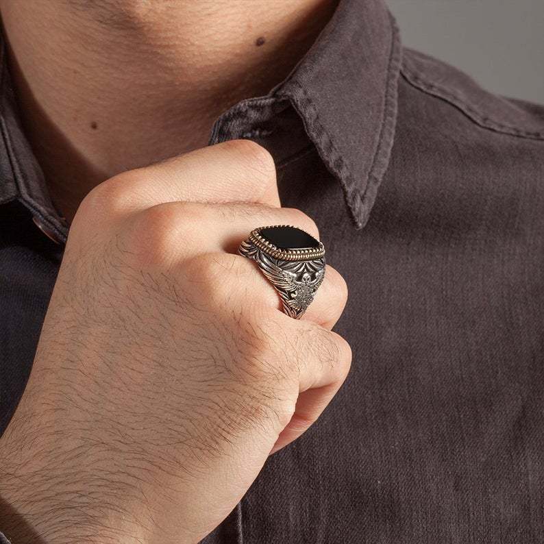 Classic Gold Ring with Timeless Appeal