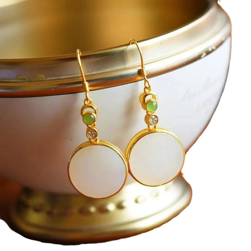 Charming Silver Earring for Any Occasion