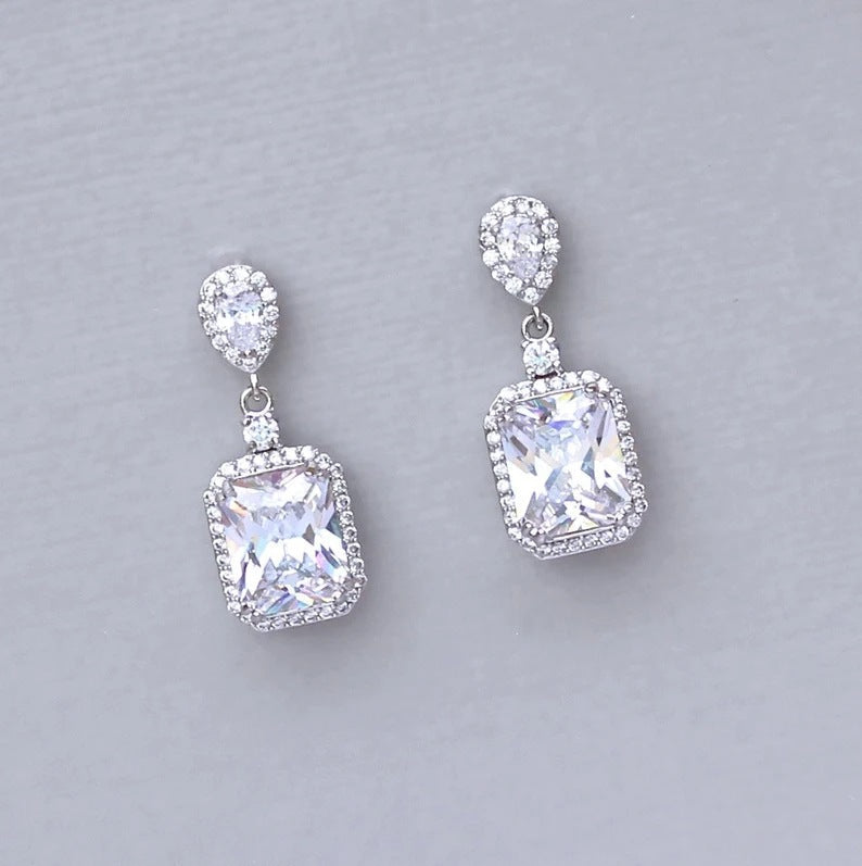 Romantic Silver Earring for Special Moments