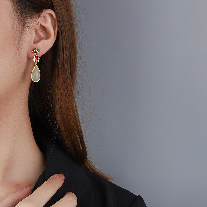 Charming Earring for Any Occasion