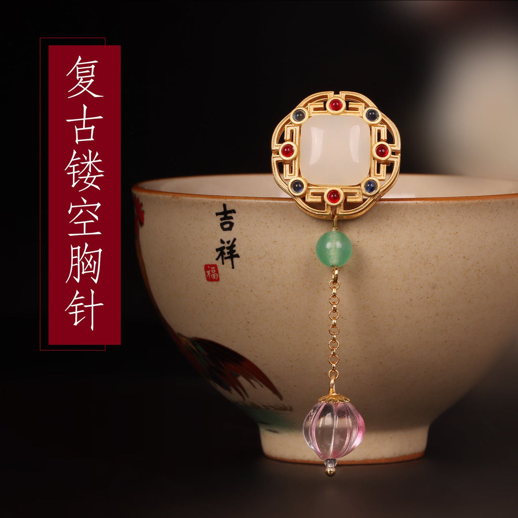 Charming Gold Piece for Any Occasion
