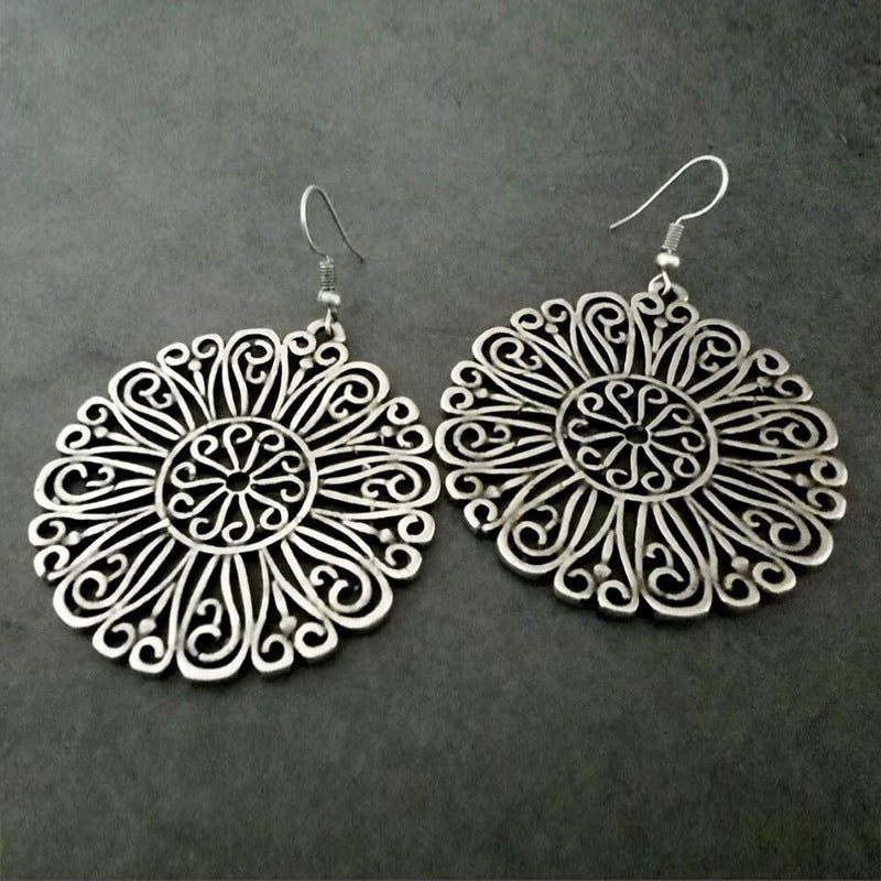 Elegant Silver Earring for Every Occasion