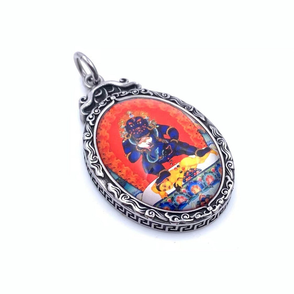 Charming Pendant for Any Occasion