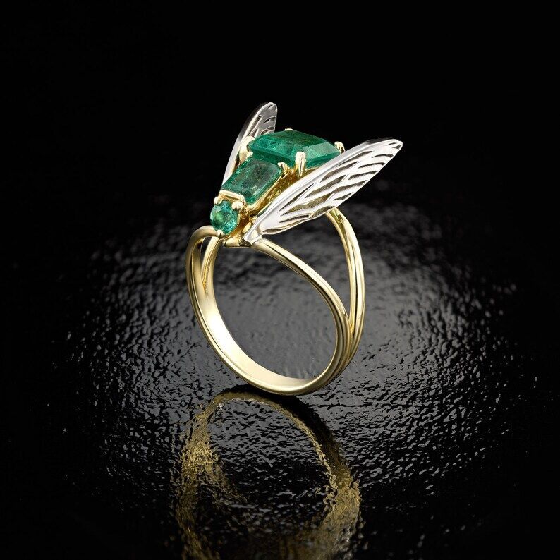 Classic Gold Ring with Timeless Appeal