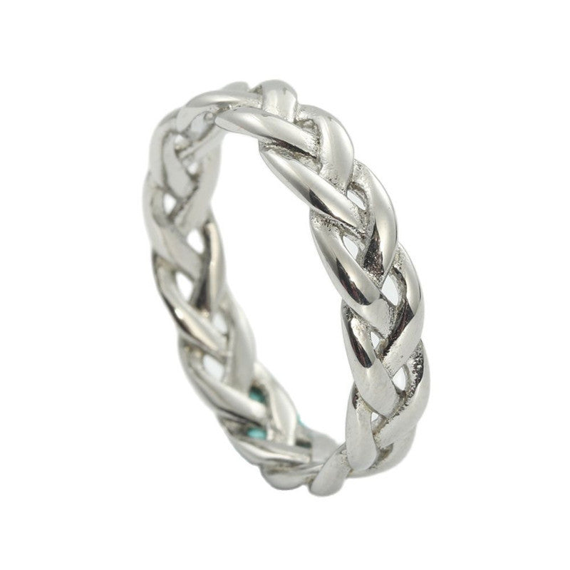 Classic Chain with Timeless Appeal