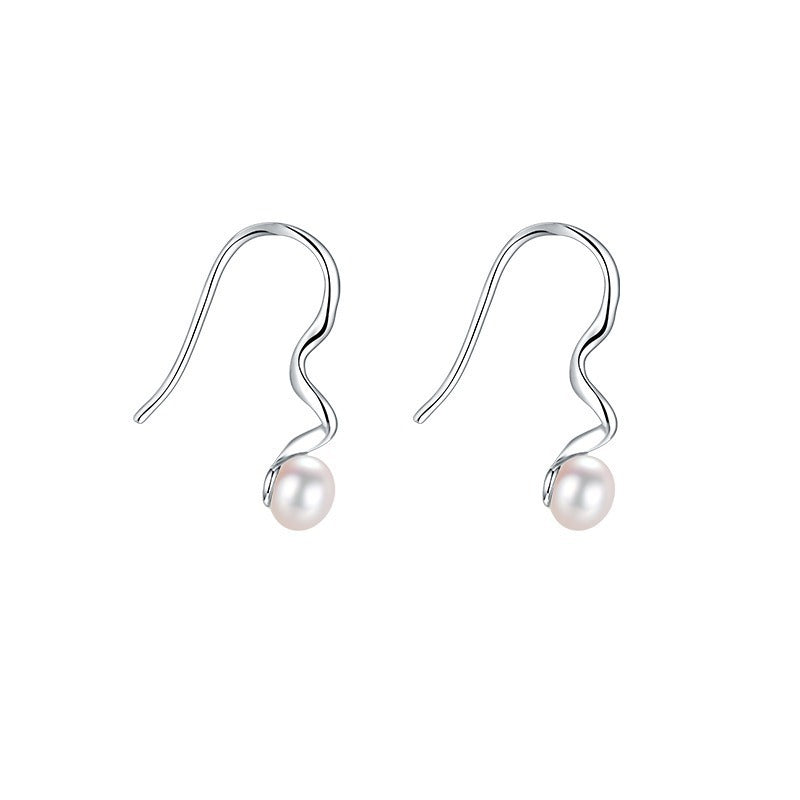 Romantic Pearl Earring for Special Moments