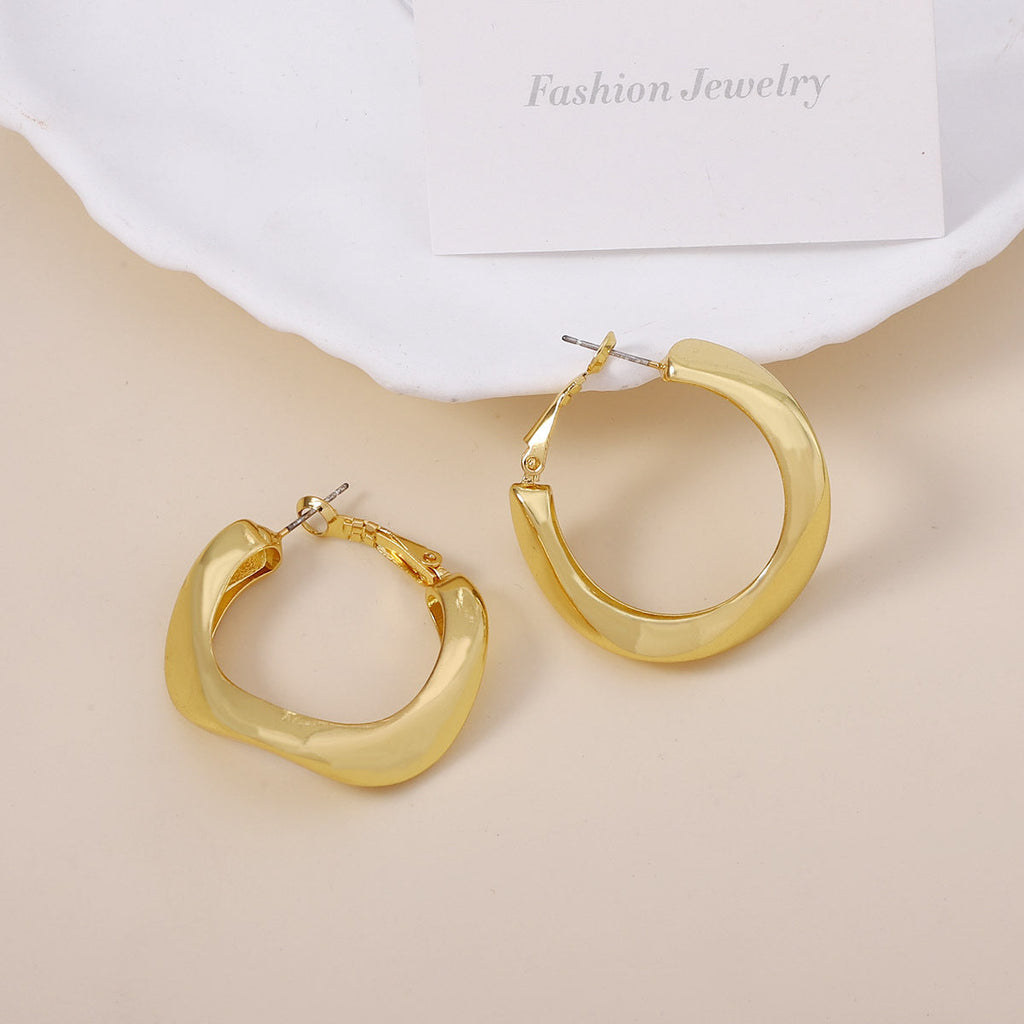 Charming Earring for Any Occasion