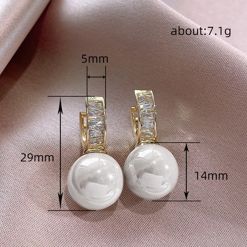 Romantic Pearl Earring for Special Moments