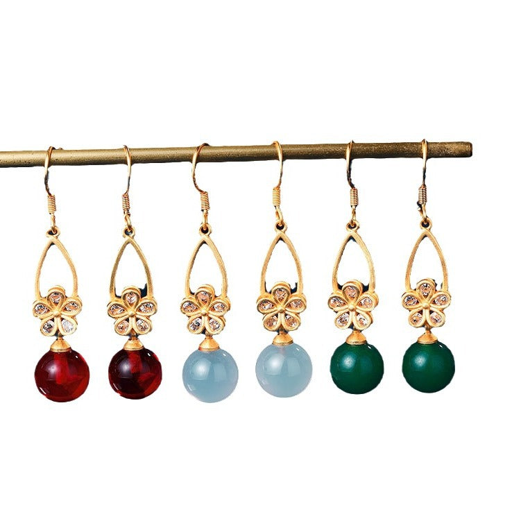 Classic Gold Earring with Timeless Appeal