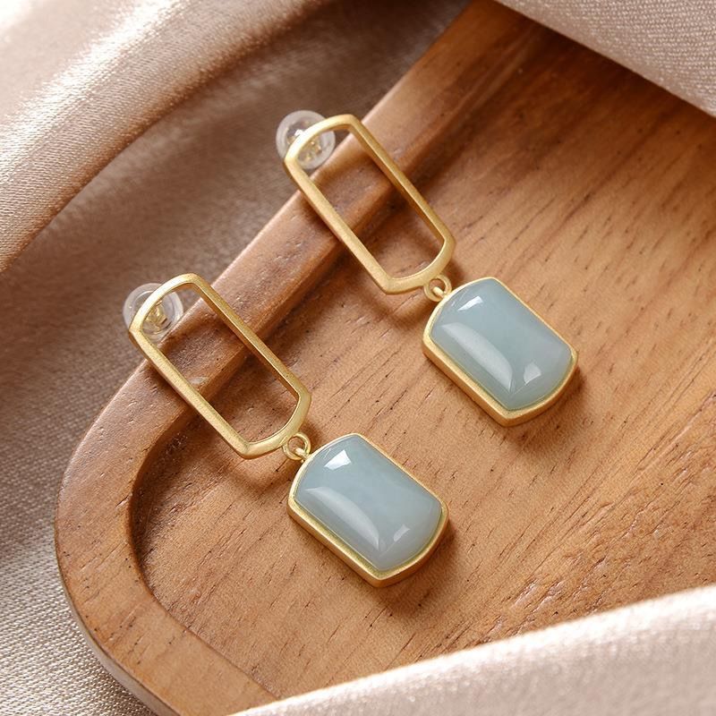 Elegant Gold Earring for Every Occasion