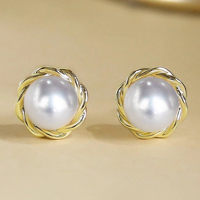 Romantic Pearl Earring for Special Moments