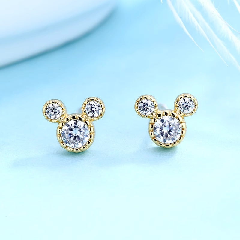 Charming Earring for Any Occasion