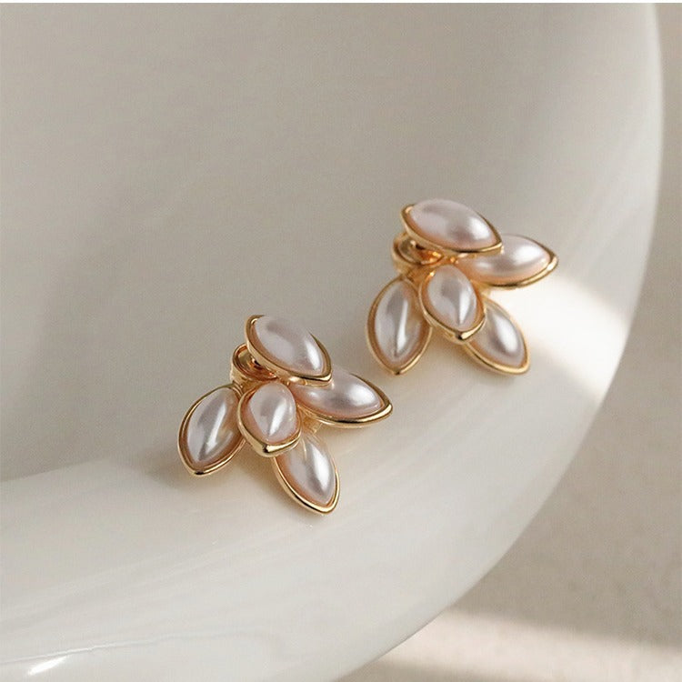 Romantic Pearl Earring for Special Moments