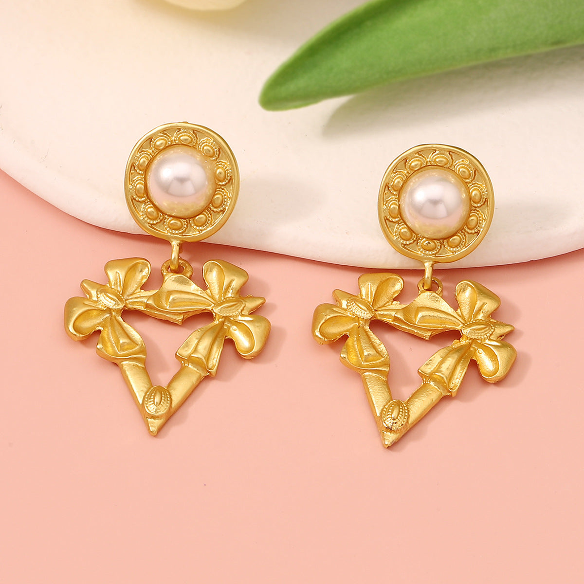 Romantic Pearl Earring for Special Moments