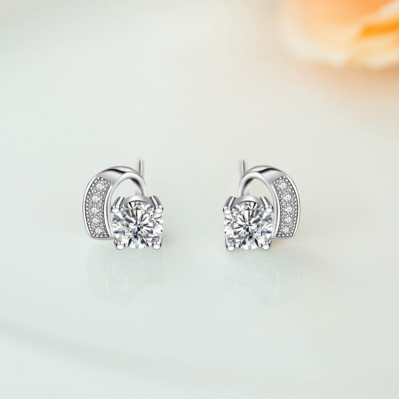 Charming Earring for Any Occasion