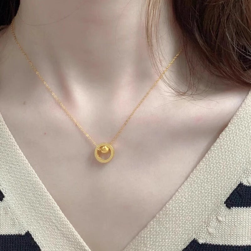 Classic Gold Necklace with Timeless Appeal