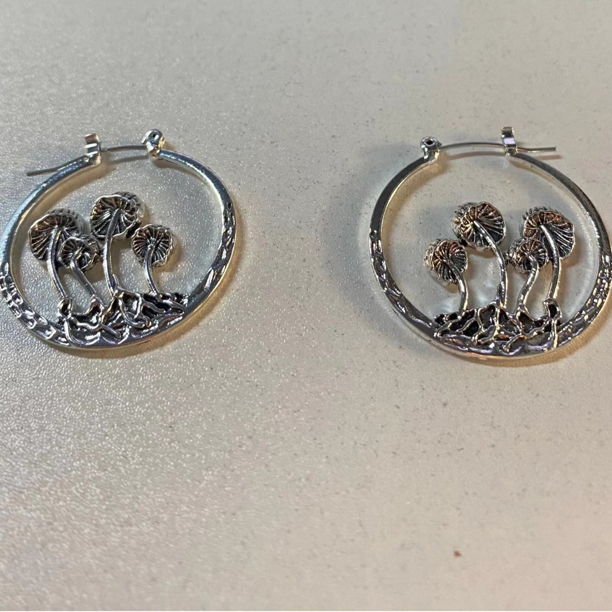 Charming Silver Earring for Any Occasion