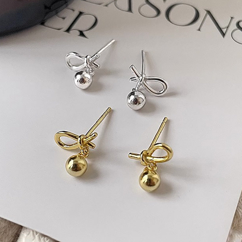 Romantic Gold Earring for Special Moments