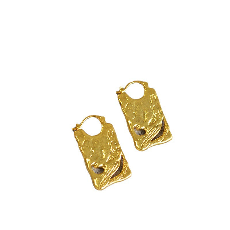 Romantic Gold Earring for Special Moments