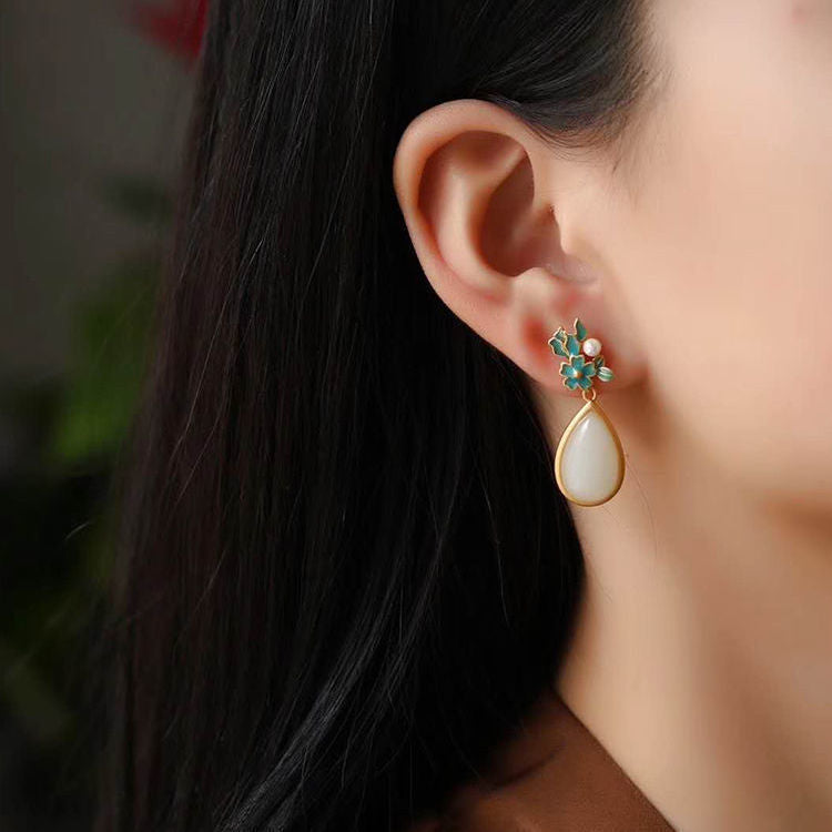 Beautiful Gold Earring with Unique Style
