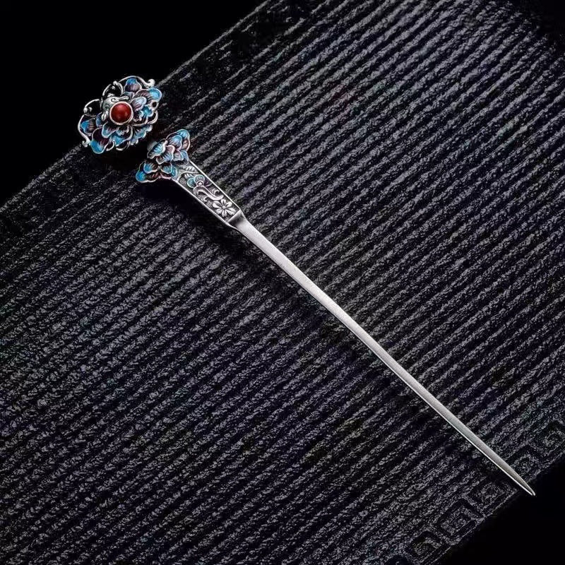 Classic Silver Piece with Timeless Appeal